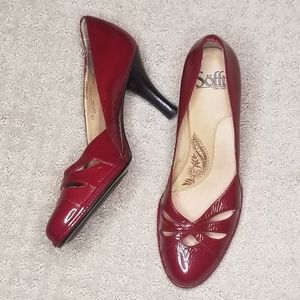 Red Söfft cut-out detailed heels